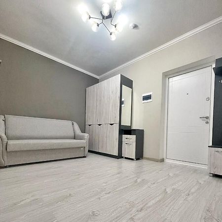 Beautiful Apartment In 基希讷乌 外观 照片